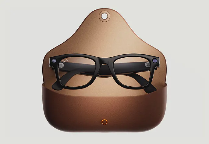 Gafas inteligentes Ray-Ban Meta negras dentro de un estuche de carga con mayor autonomía.